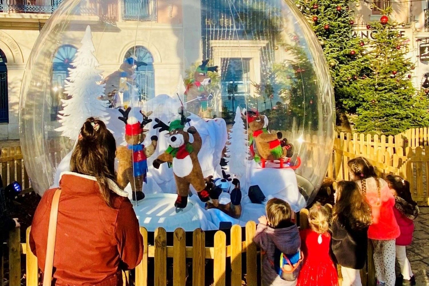 bulle de Noël décorée 